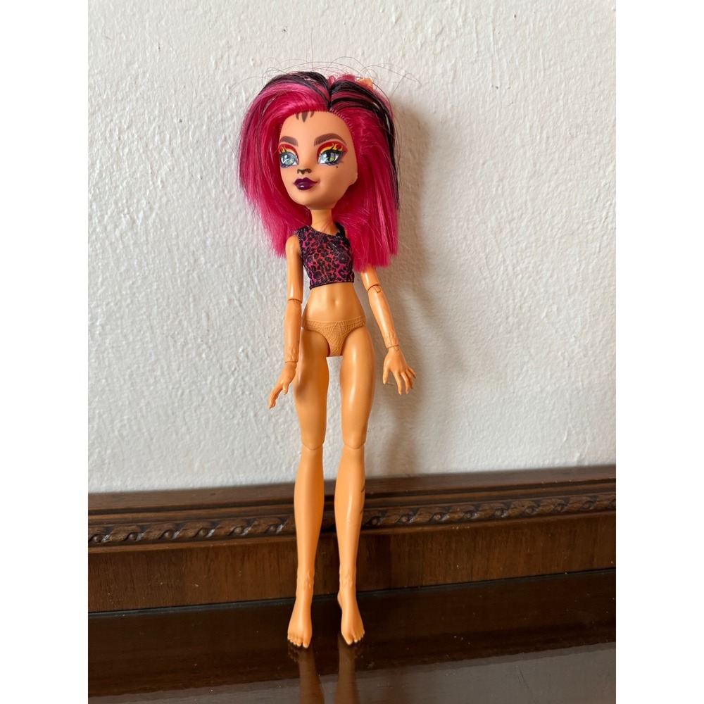 Monster High Skulltimate Secrets Neon Frights Toralei Doll